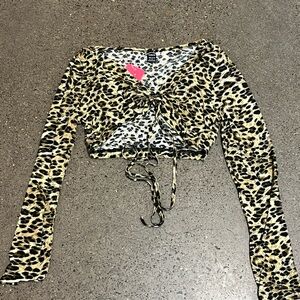 cheetah print long sleeve crop top